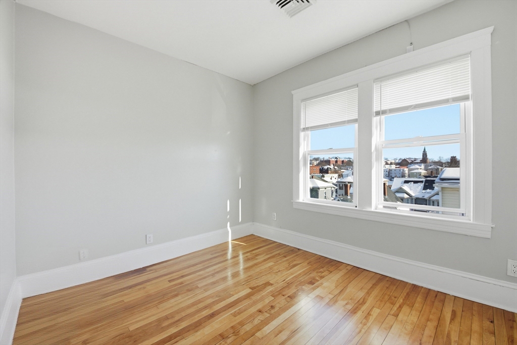 112 Harrison Street Worcester, MA 01604 - Photo 24 of 33