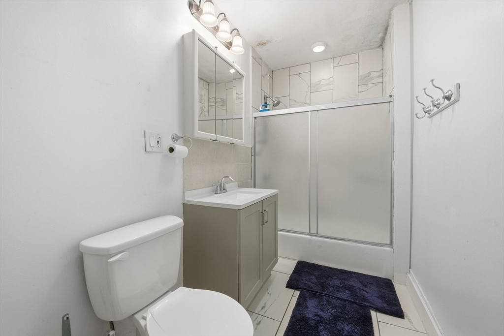 112 Harrison Street Worcester, MA 01604 - Photo 8 of 33