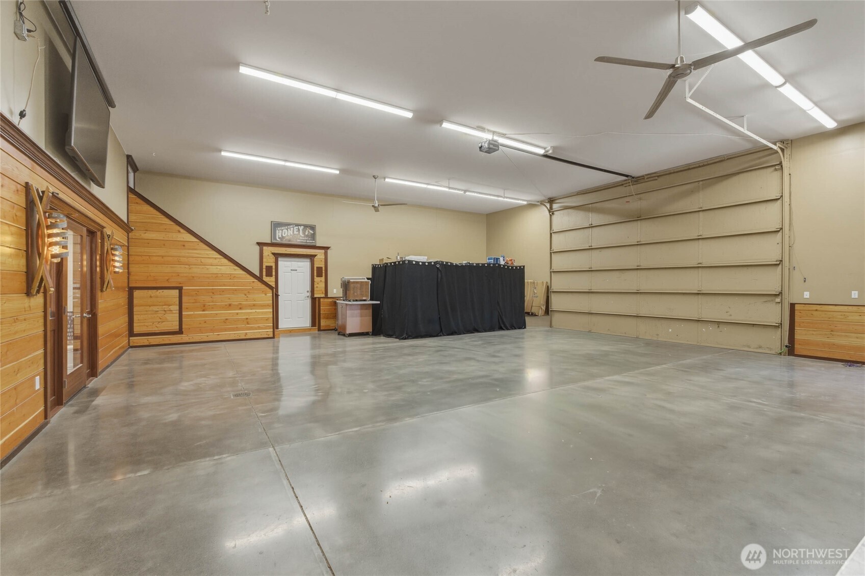 117 Freese Road Quincy, WA 98848 - Photo 21 of 40 a view of an empty room with stairs and toys