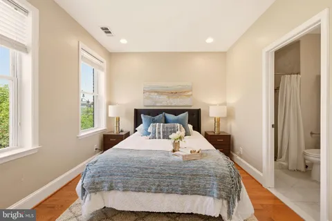 $895,000 | 1425 C Street Northeast, Washington, DC 20002