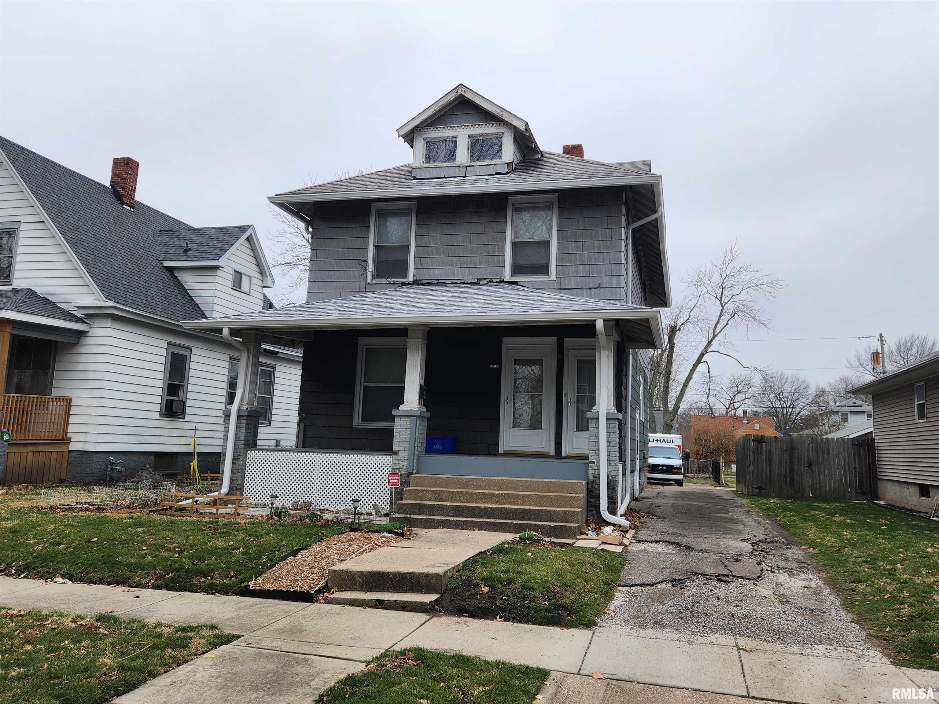2013 South Spring Street Springfield, IL 62704 - Photo 1 of 9