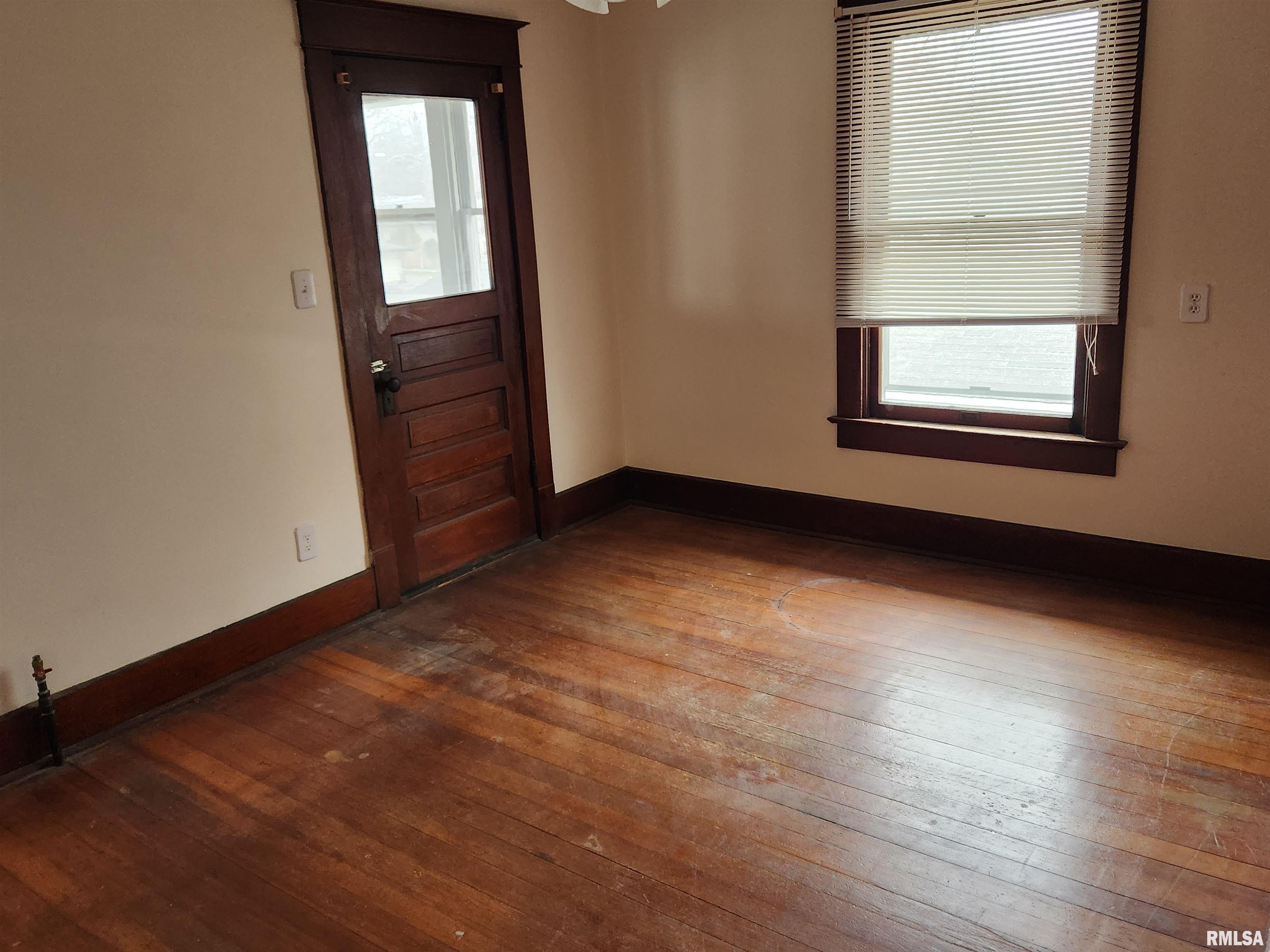 2013 South Spring Street Springfield, IL 62704 - Photo 7 of 9