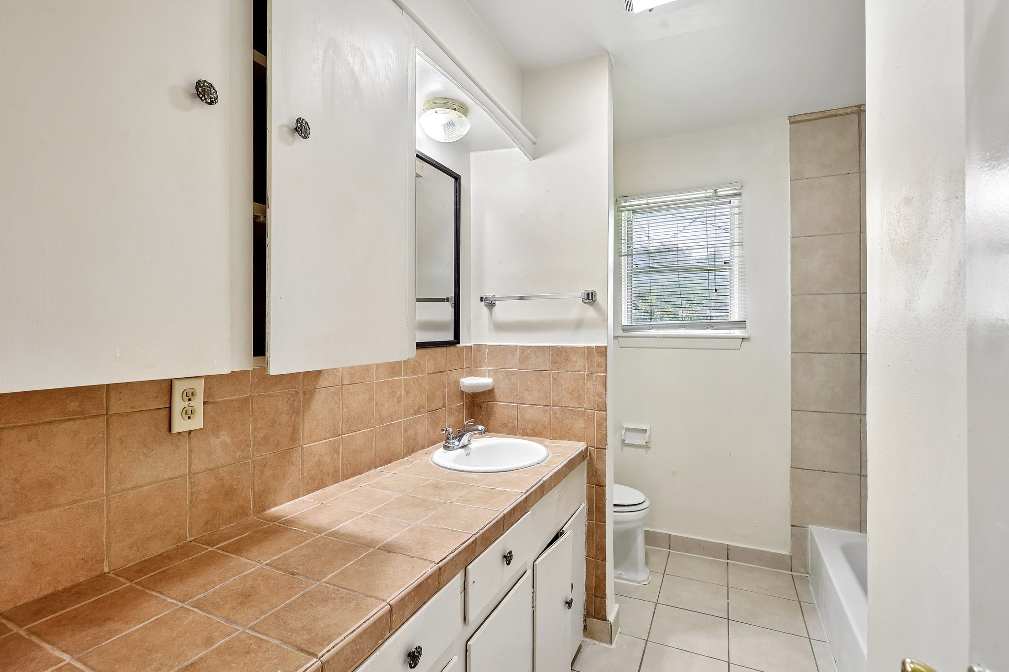 6401 Rowan Lane Houston, TX 77074 - Photo 11 of 21