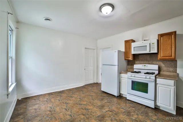 $1,250 | 42 Buffum Street, Buffalo, NY 14210