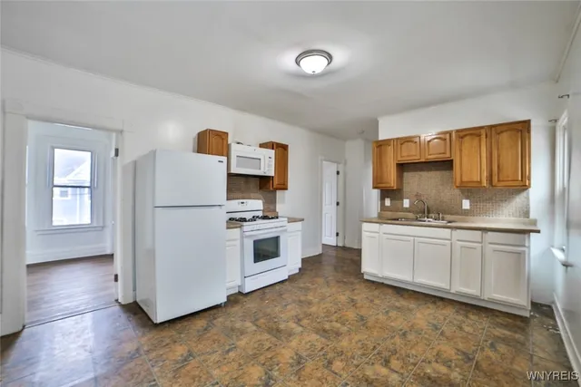 $1,250 | 42 Buffum Street, Buffalo, NY 14210