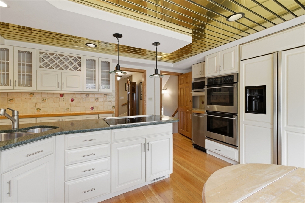 34 Spring Street Lexington, MA 02421 - Photo 7 of 33