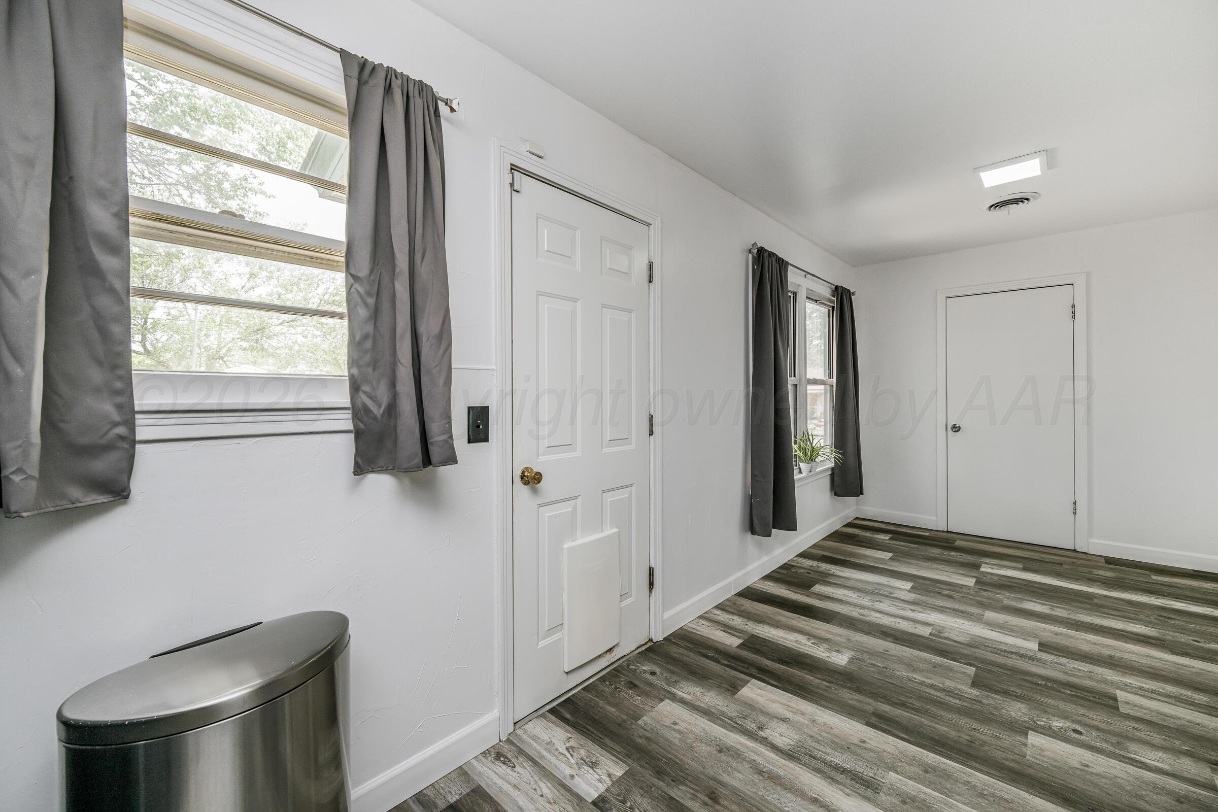 4114 South Travis Street Amarillo, TX 79110 - Photo 7 of 18 4114 S Travis St 12