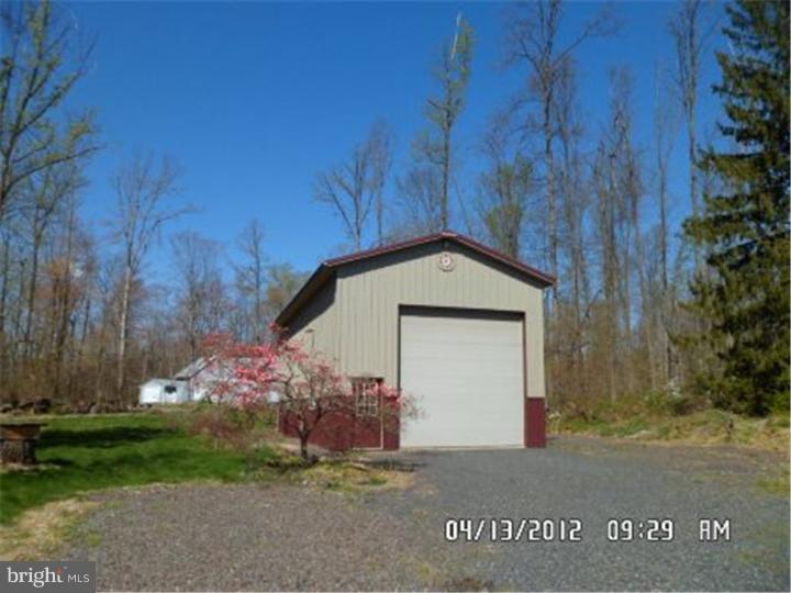 2895 Winding Road Kintnersville, PA 18930 - Photo 14 of 23 Garage