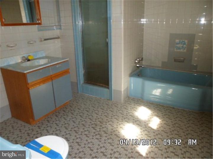 2895 Winding Road Kintnersville, PA 18930 - Photo 18 of 23 Bathroom