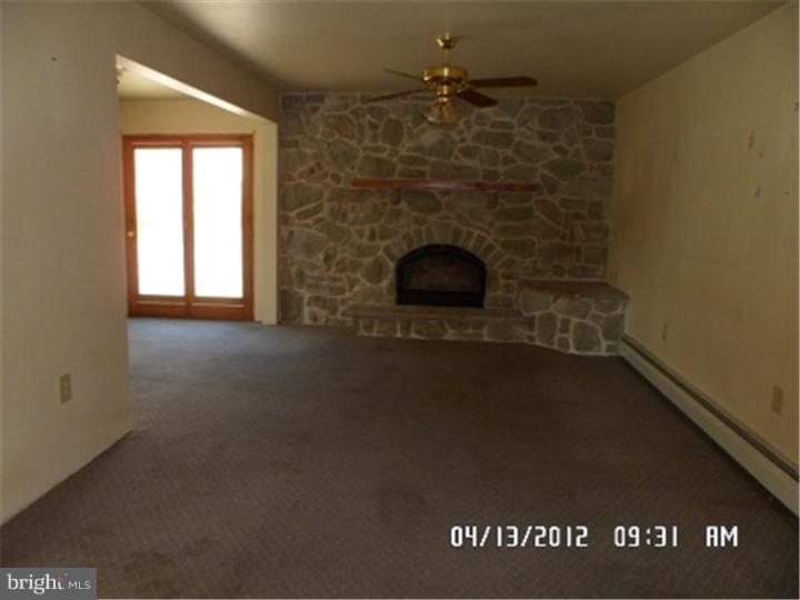 2895 Winding Road Kintnersville, PA 18930 - Photo 6 of 23 Family Room