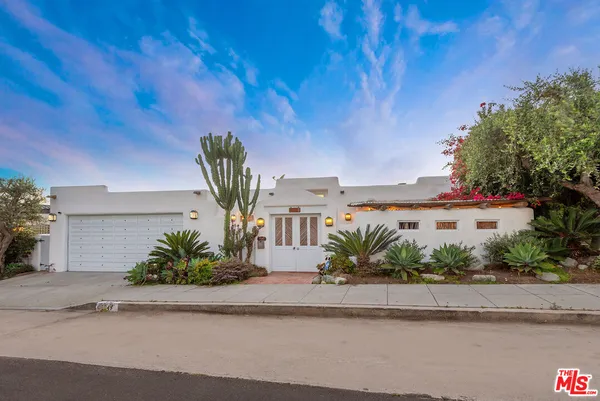 $6,100,000 | 7047 Vista Del Mar Lane, Playa del Rey, CA 90293