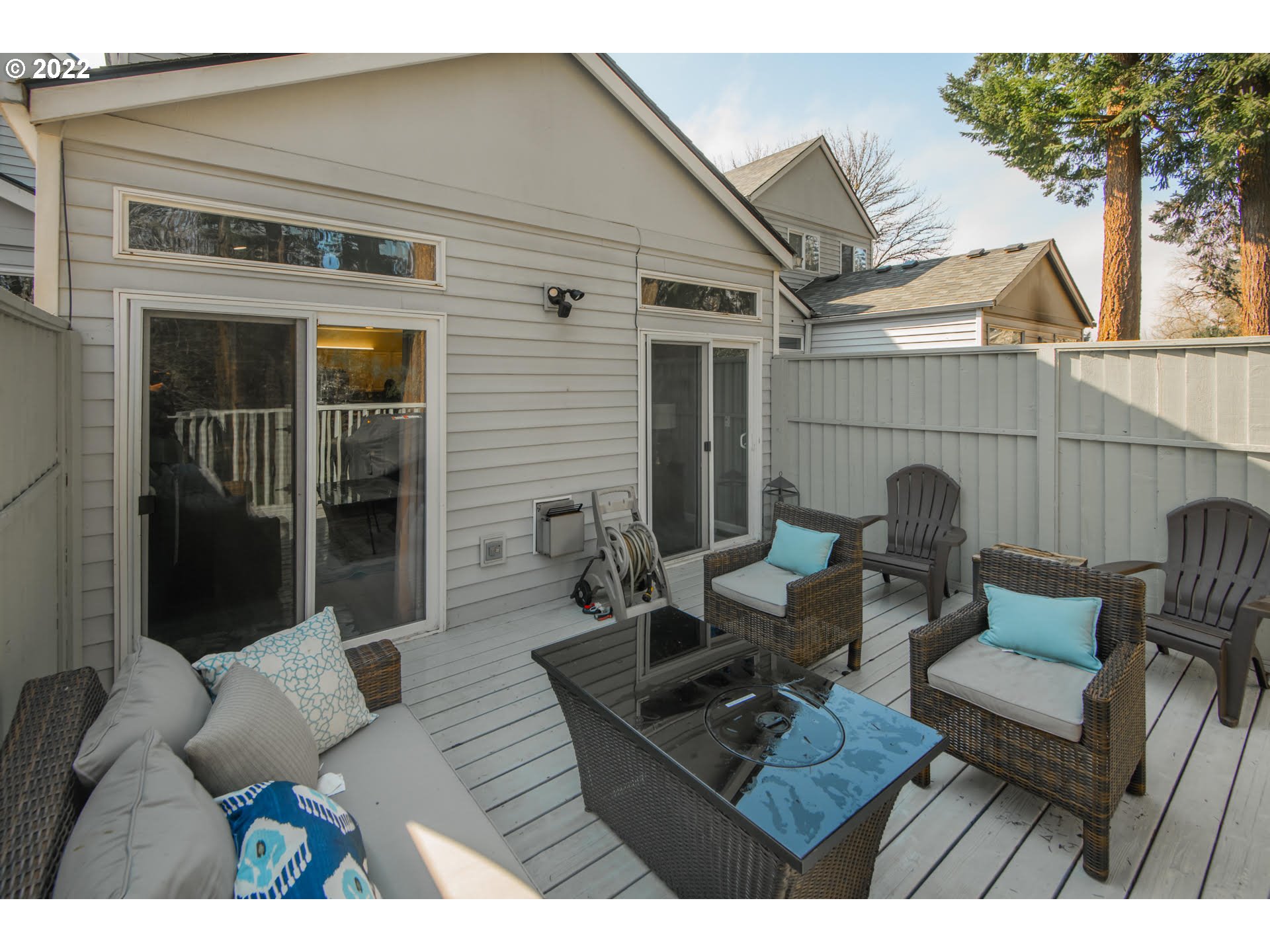 10463 Southwest Laurel Road Beaverton, OR 97005 - Photo 12 of 28 a outdoor living space with furniture