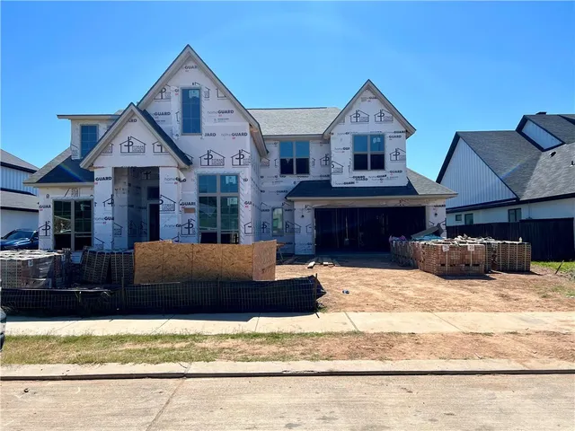 a view of house and outdoor space