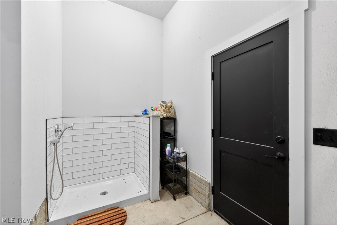 18844 Mennell Road Grafton, OH 44044 - Photo 45 of 49 Dog Wash Bay in Garage