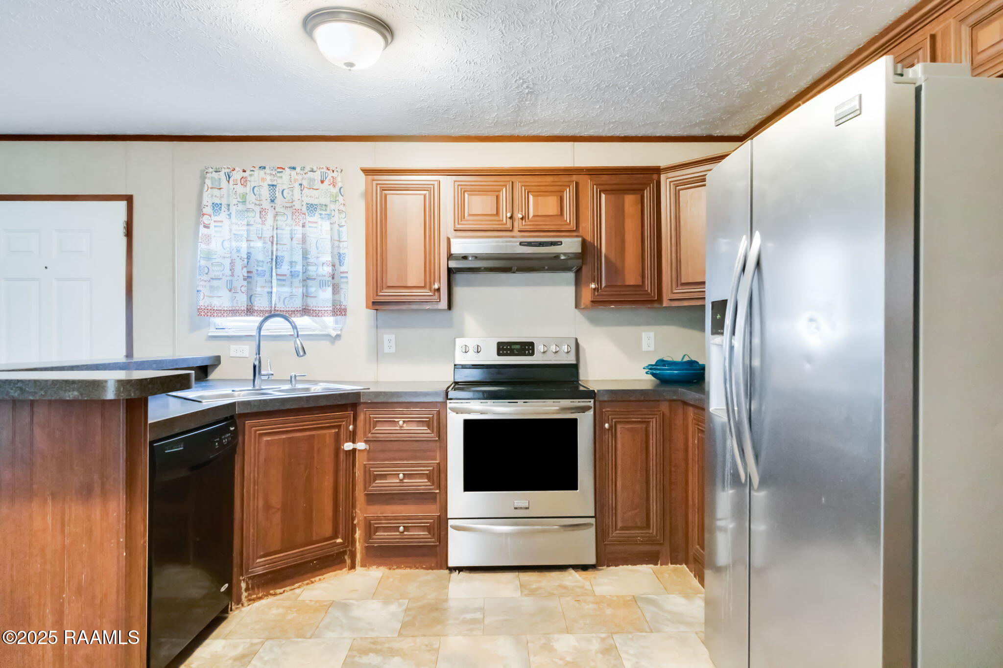 4807 Albert Road Abbeville, LA 70510 - Photo 6 of 11 8-web-or-mls-4807 Albert Rd-8