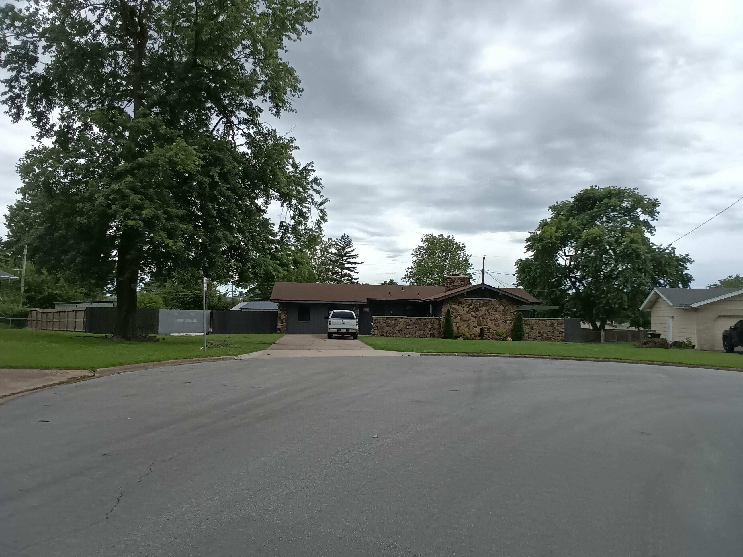 3336 East Alpine Drive Springfield, MO 65804 - Photo 2 of 32 IMG_20260618_144903_4