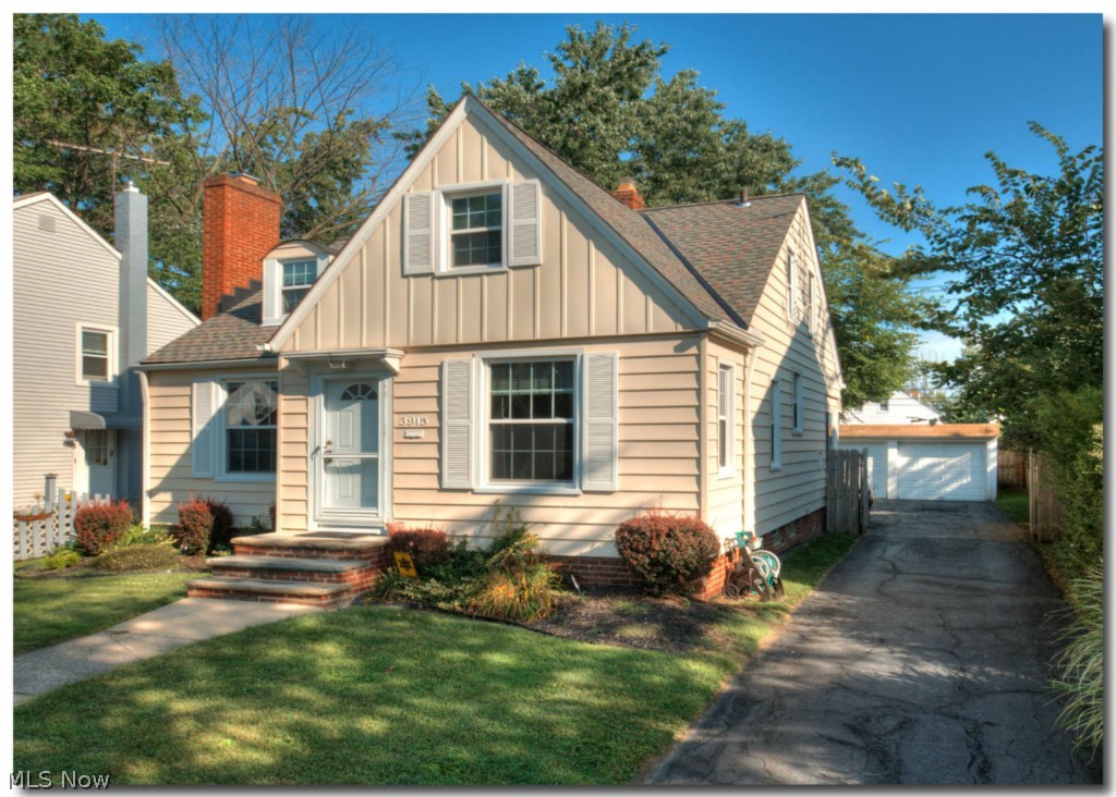 3915 Grosvenor Road Cleveland, OH 44118 - Photo 1 of 24