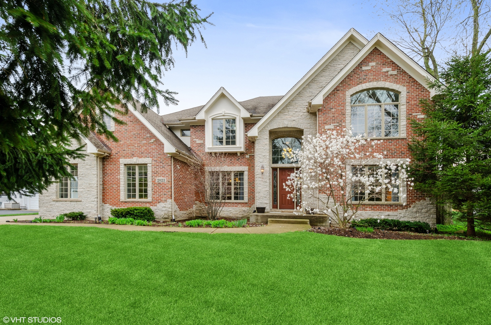 2023 North Summit Street Wheaton, IL 60187 - Photo 1 of 30