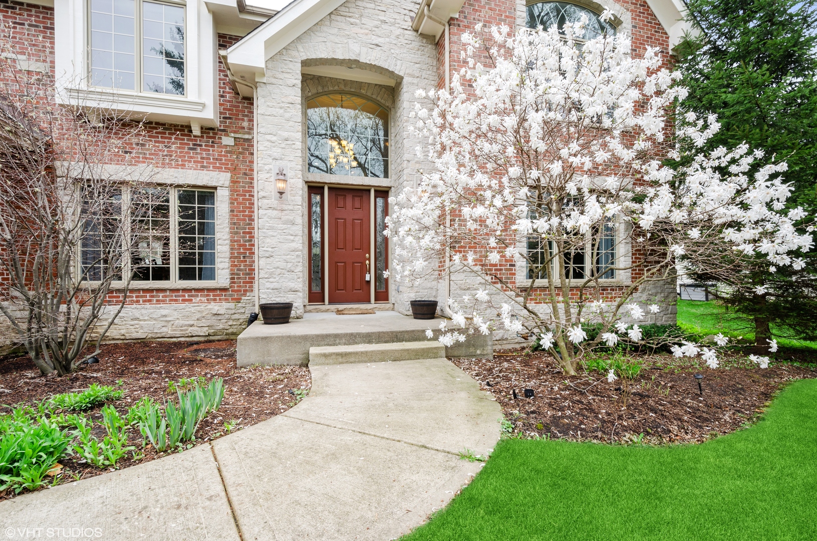 2023 North Summit Street Wheaton, IL 60187 - Photo 2 of 30