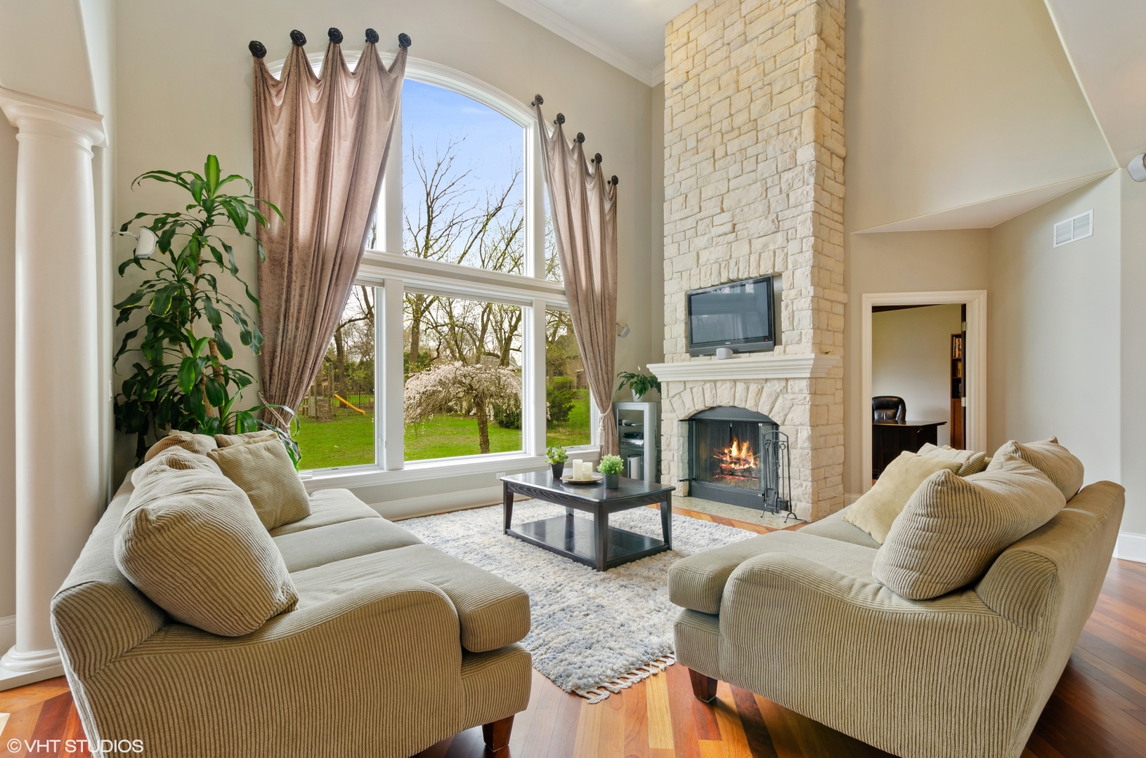 2023 North Summit Street Wheaton, IL 60187 - Photo 8 of 30