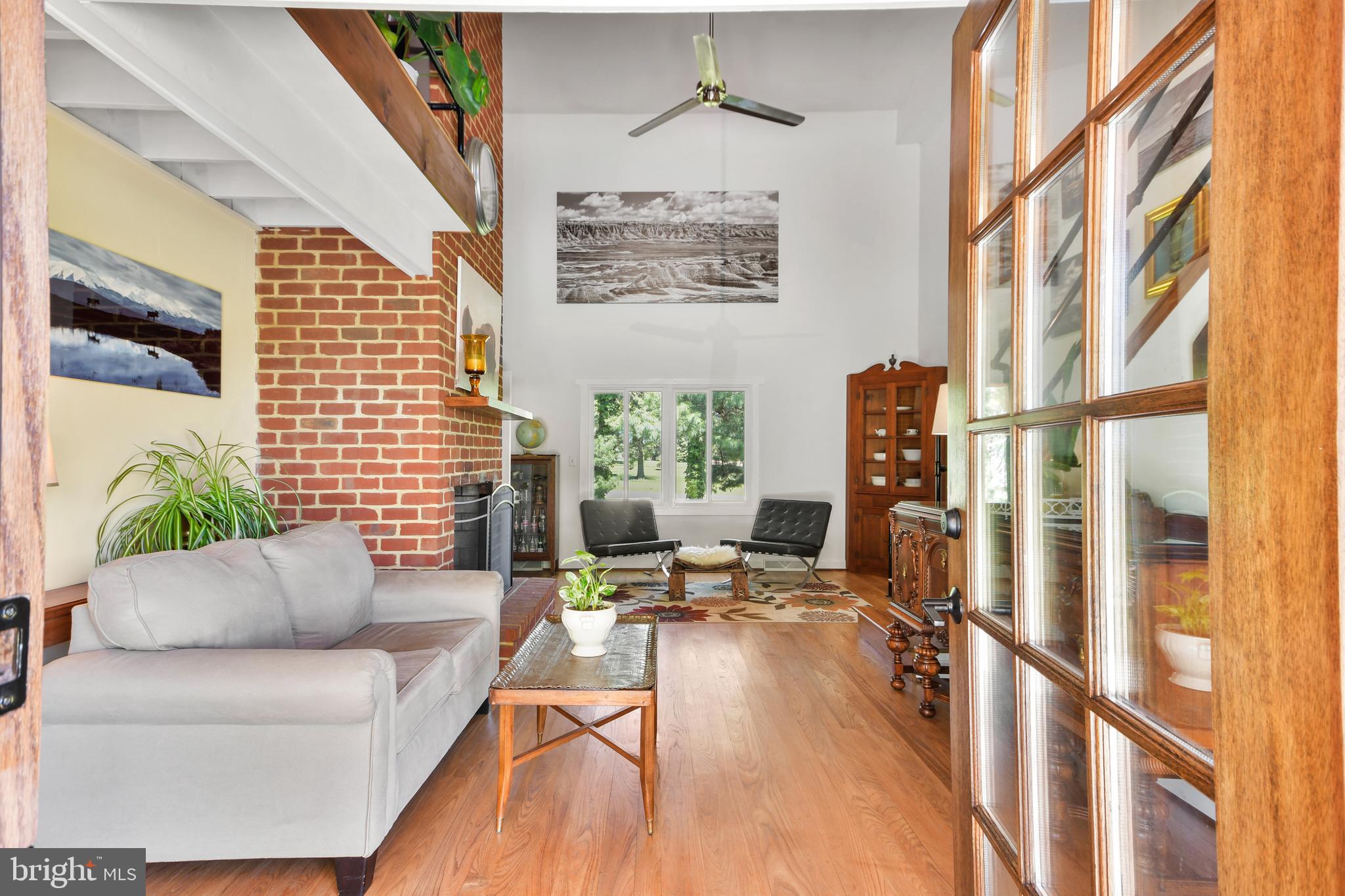 11628 White Hall Road Smithsburg, MD 21783 - Photo 29 of 111 Spacious and gracious... perfect for hosting!