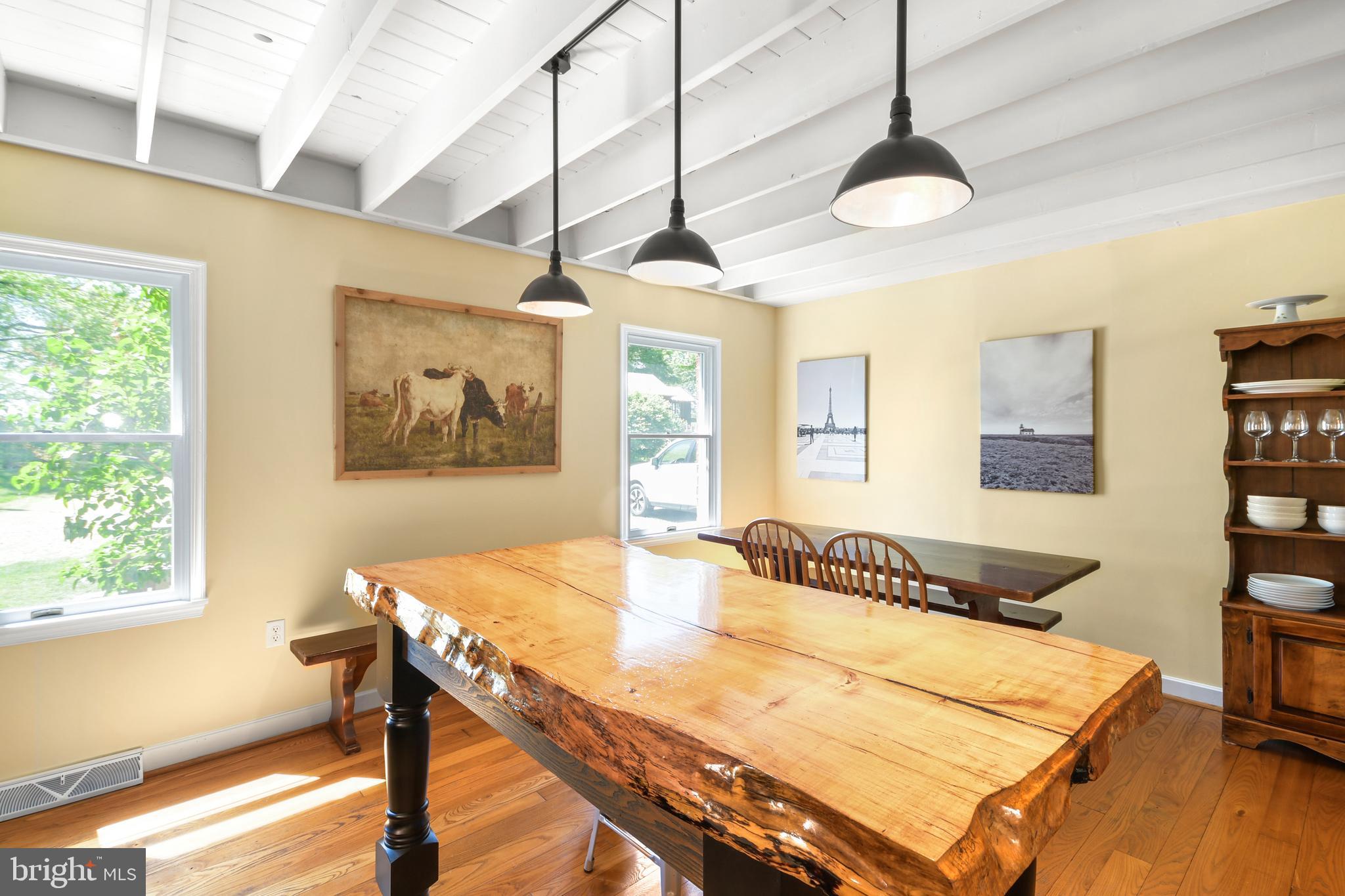 11628 White Hall Road Smithsburg, MD 21783 - Photo 35 of 111 Pendant lights for added charm
