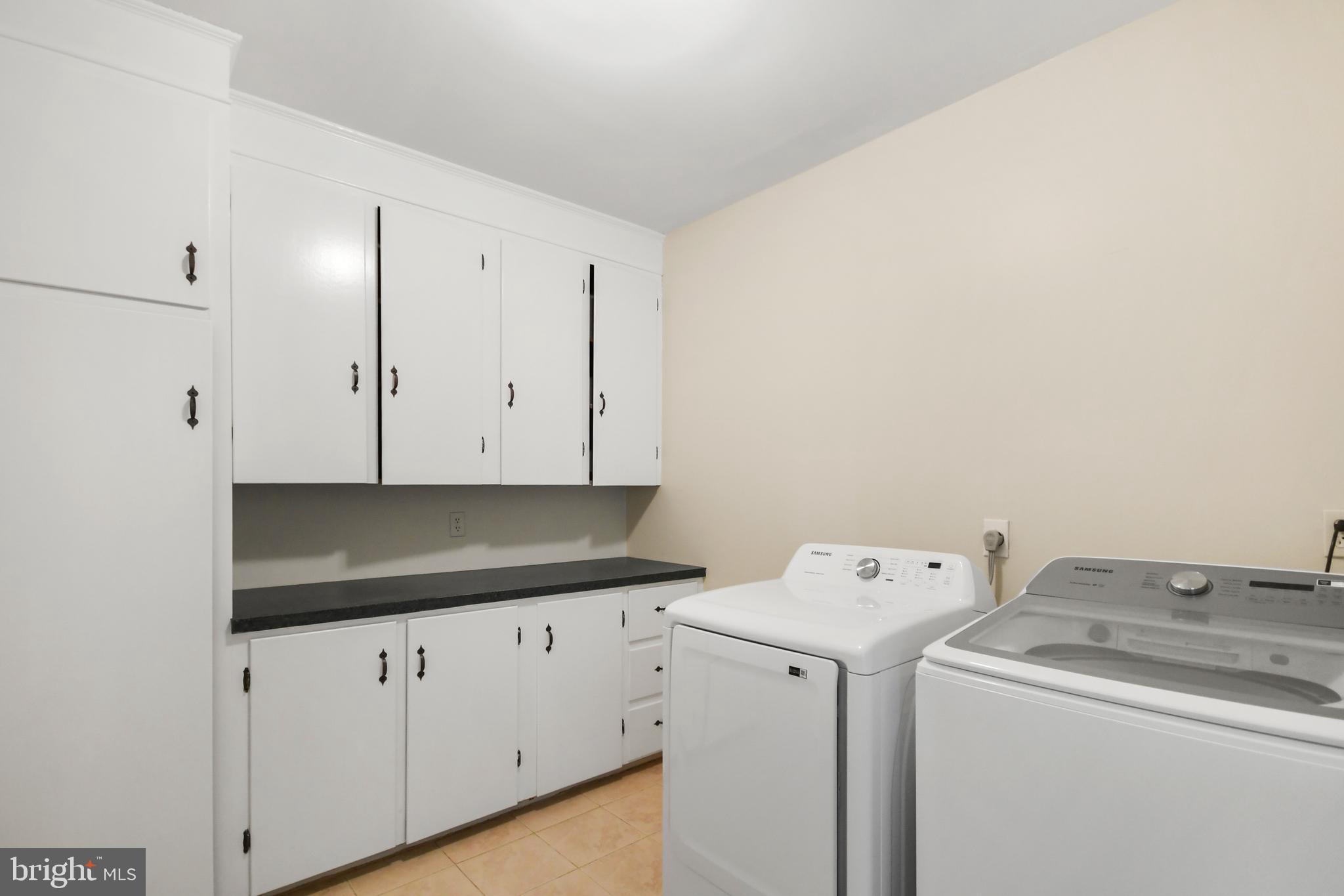 11628 White Hall Road Smithsburg, MD 21783 - Photo 89 of 111 Laundry/mudroom between garage and kitchen