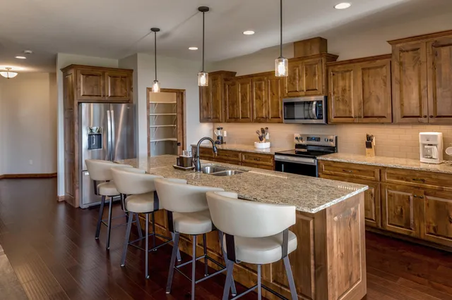 $749,000 | 7866 Chickasaw Circle, Breezy Point, MN 56472