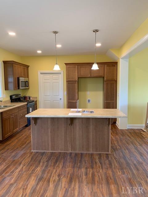 1018 Battes Road Victoria, VA 23974 - Photo 8 of 25 Oversized Island Seats 3+