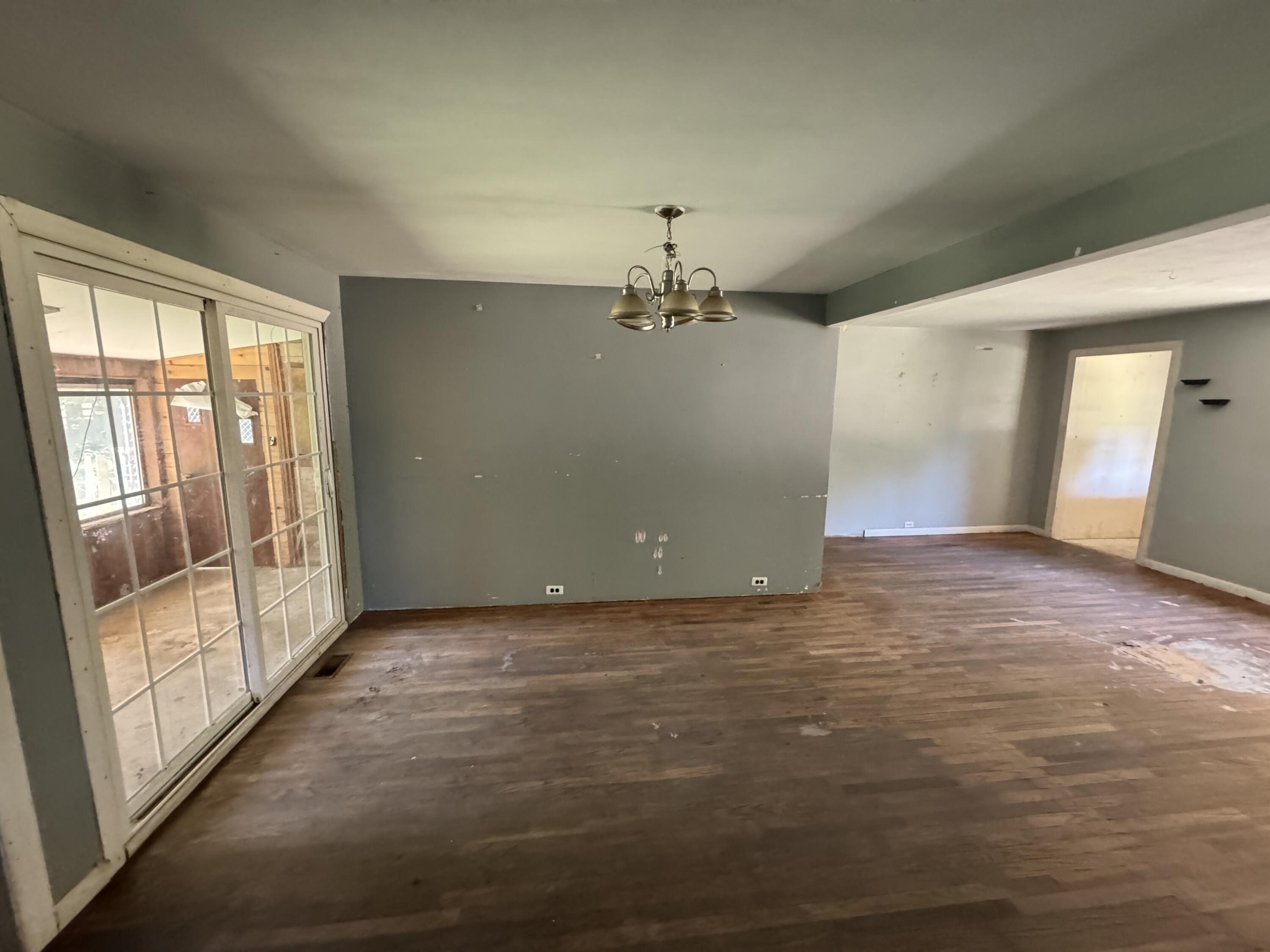 6477 Bryce Road North Street, MI 48049 - Photo 4 of 16 Dining