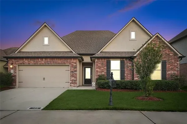 $299,000 | 120 Lakeshore Village South, Slidell, LA 70461