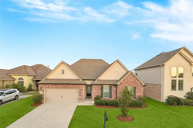 $299,000 | 120 Lakeshore Village South, Slidell, LA 70461