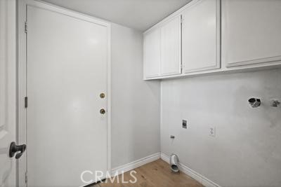 19565 Turtle Springs Way Porter Ranch, CA 91326 - Photo 84 of 96 Laundry room