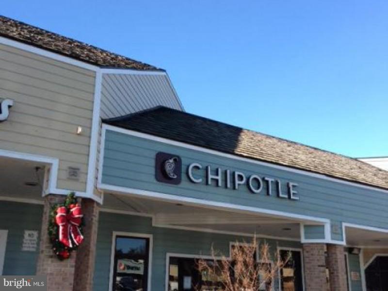 11178 Beaver Trail Court, Unit 11178 Reston, VA 20191 - Photo 23 of 24 Shopping Center a block away
