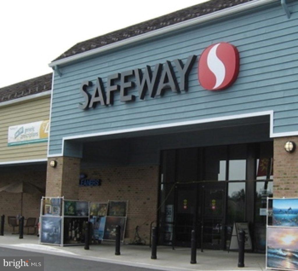 11178 Beaver Trail Court, Unit 11178 Reston, VA 20191 - Photo 24 of 24 Shopping Center a block away