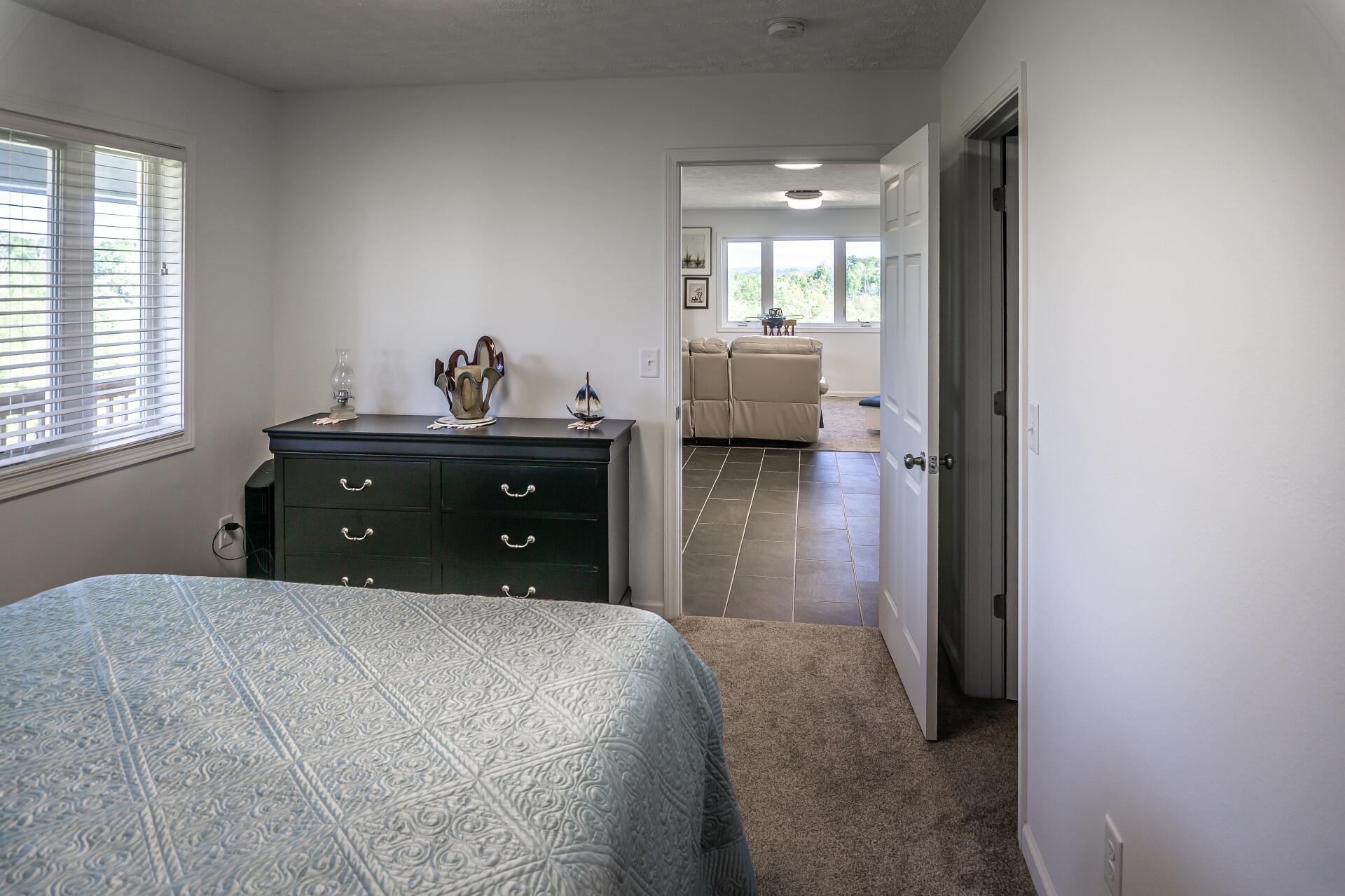 70 Collins Road Greeneville, TN 37745 - Photo 18 of 93 Master bedroom