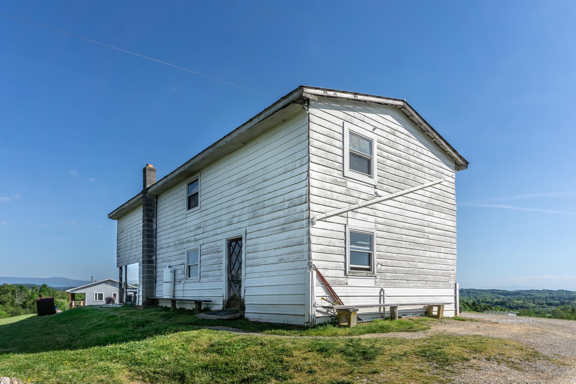 70 Collins Road Greeneville, TN 37745 - Photo 24 of 93 Bunkhouse