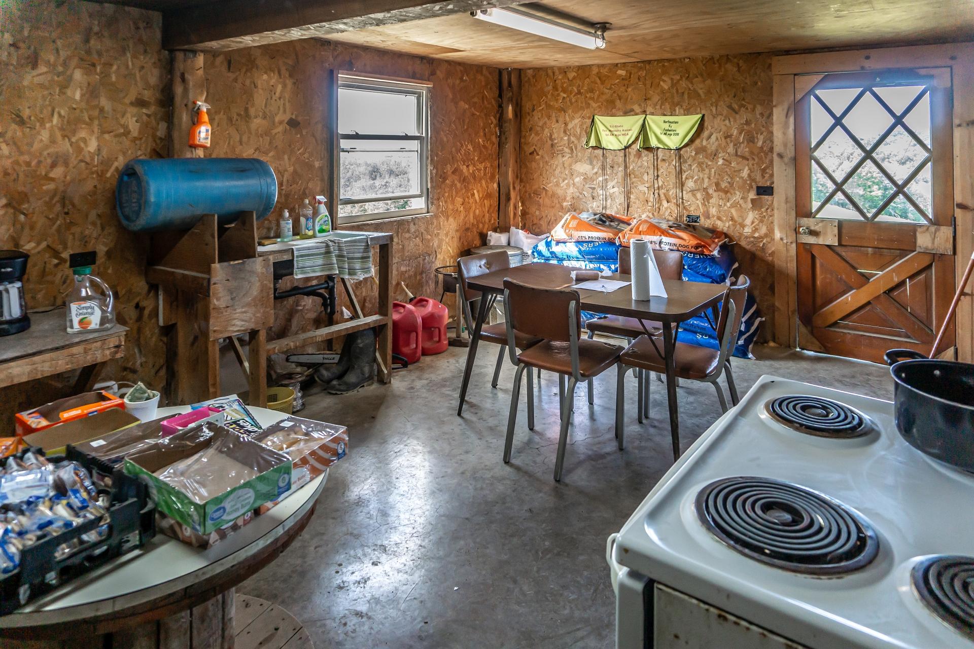 70 Collins Road Greeneville, TN 37745 - Photo 26 of 93 Bunkhouse kitchen