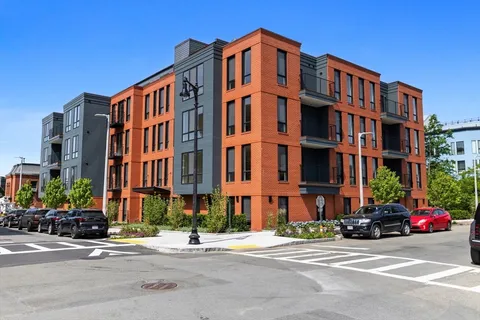 $2,900,000 | 118 B Street, Unit 501, Boston, MA 02127