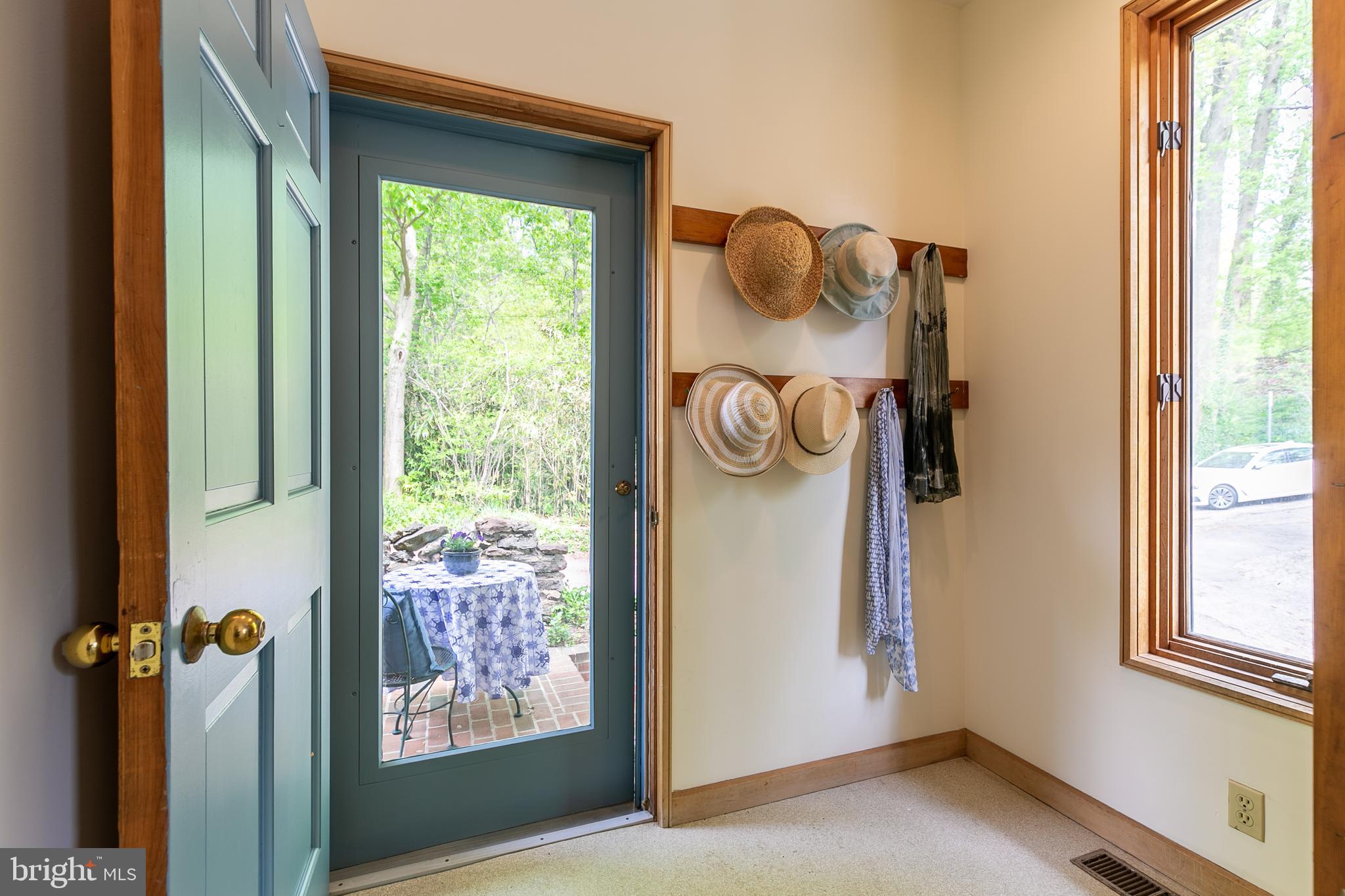1432 Ravine Way Arnold, MD 21012 - Photo 17 of 50 Mudroom off the kitchen w/separate entrance.