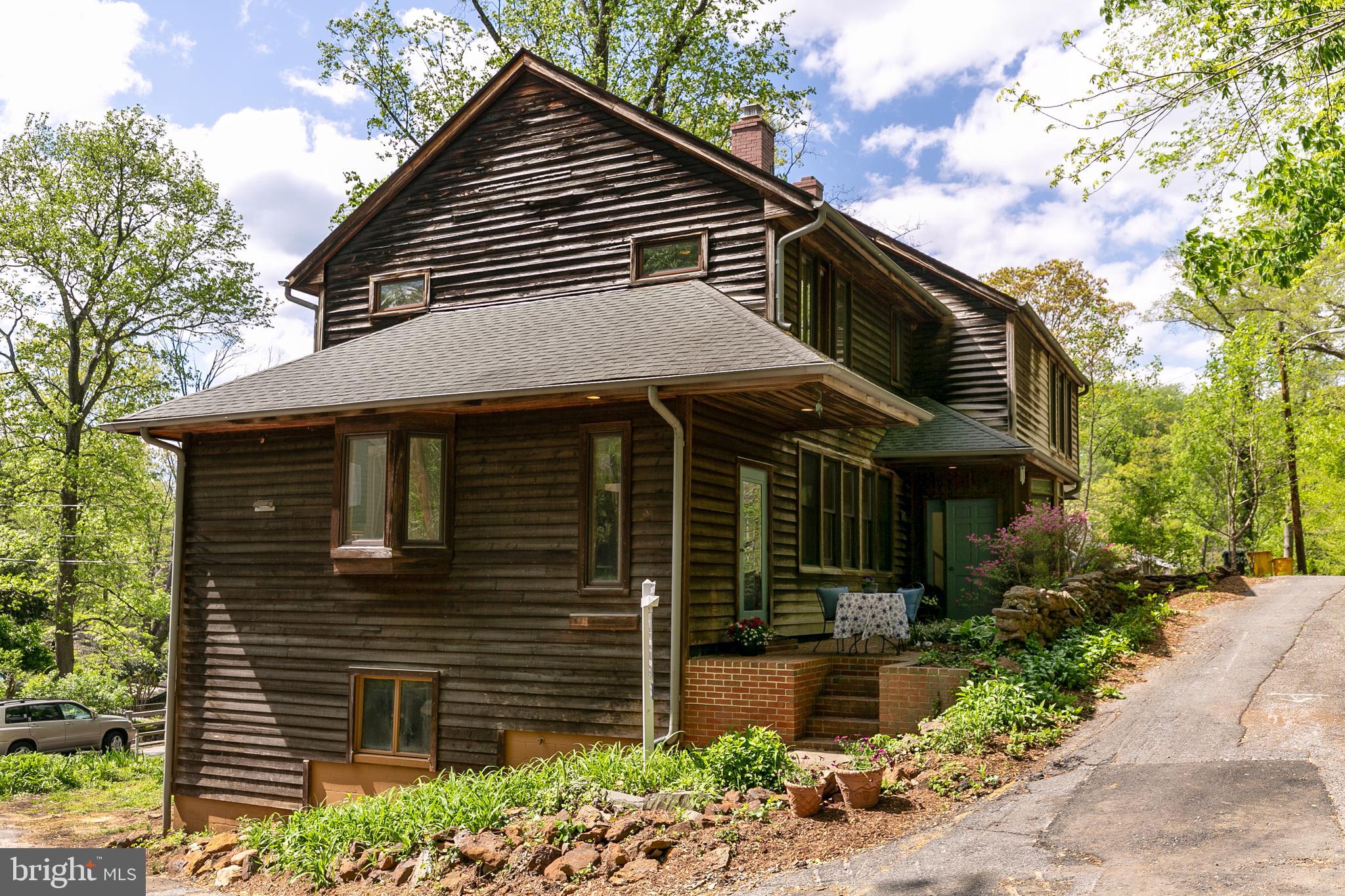 1432 Ravine Way Arnold, MD 21012 - Photo 2 of 50 Side view of the exterior.