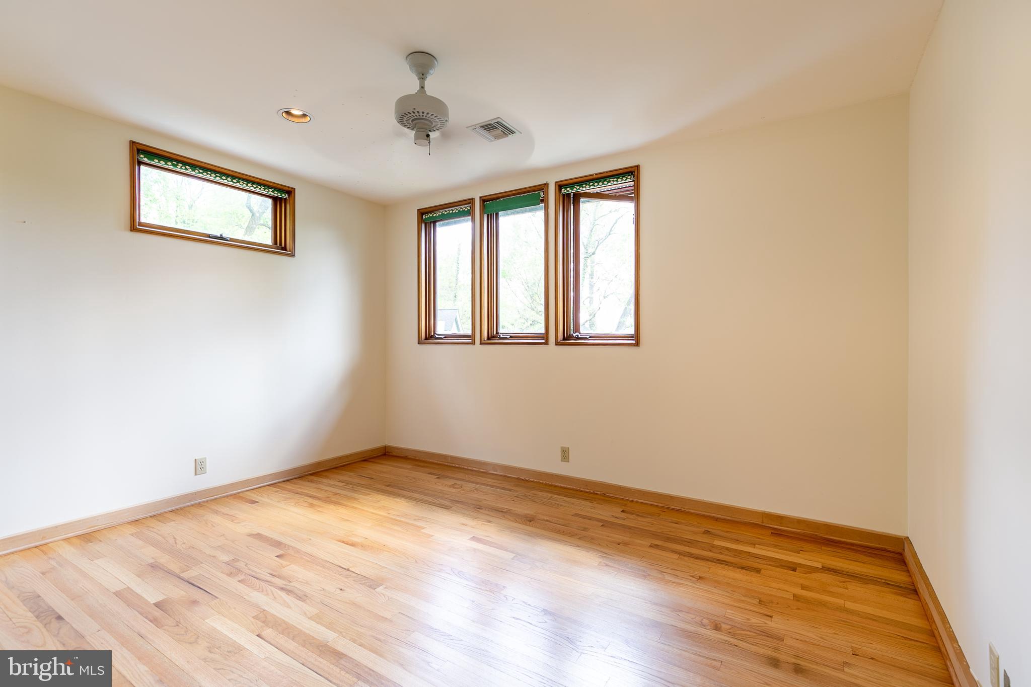 1432 Ravine Way Arnold, MD 21012 - Photo 29 of 50 Upper level bedroom #2