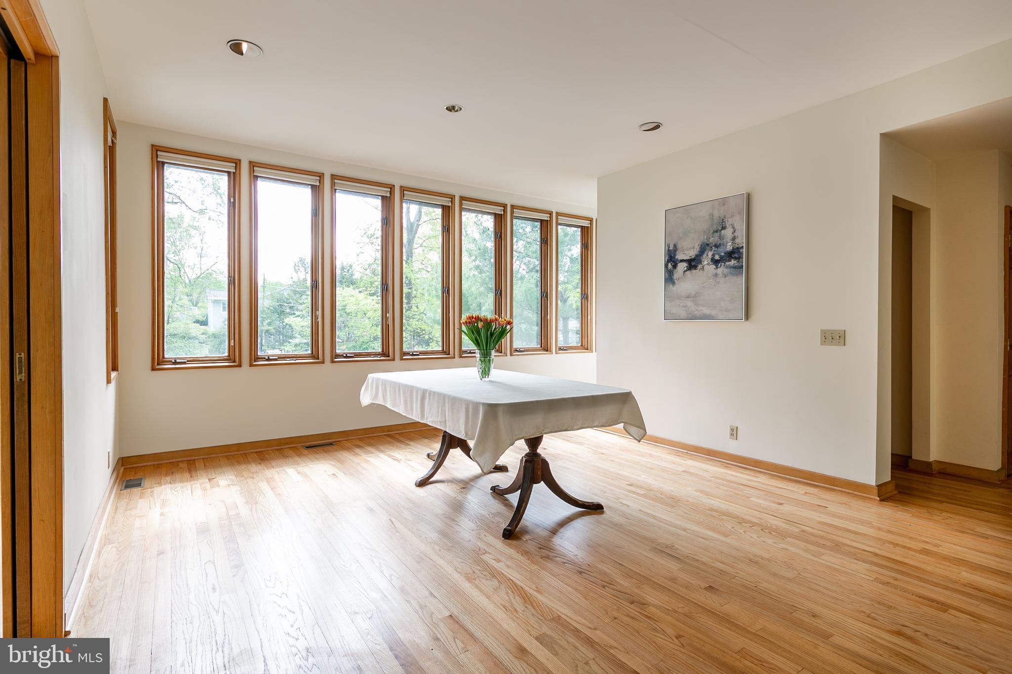 1432 Ravine Way Arnold, MD 21012 - Photo 9 of 50 Dining area w/wall of windows.