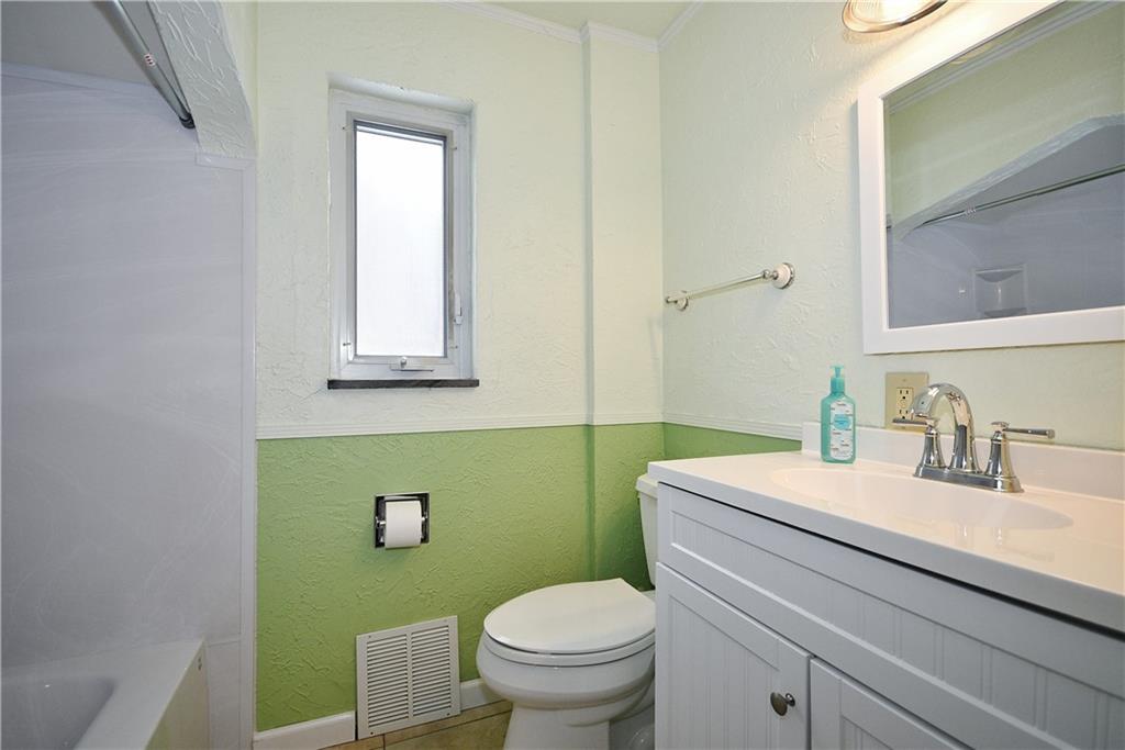1707 Elderslee Road Baldwin, PA 15227 - Photo 11 of 19 Gallery Image 11