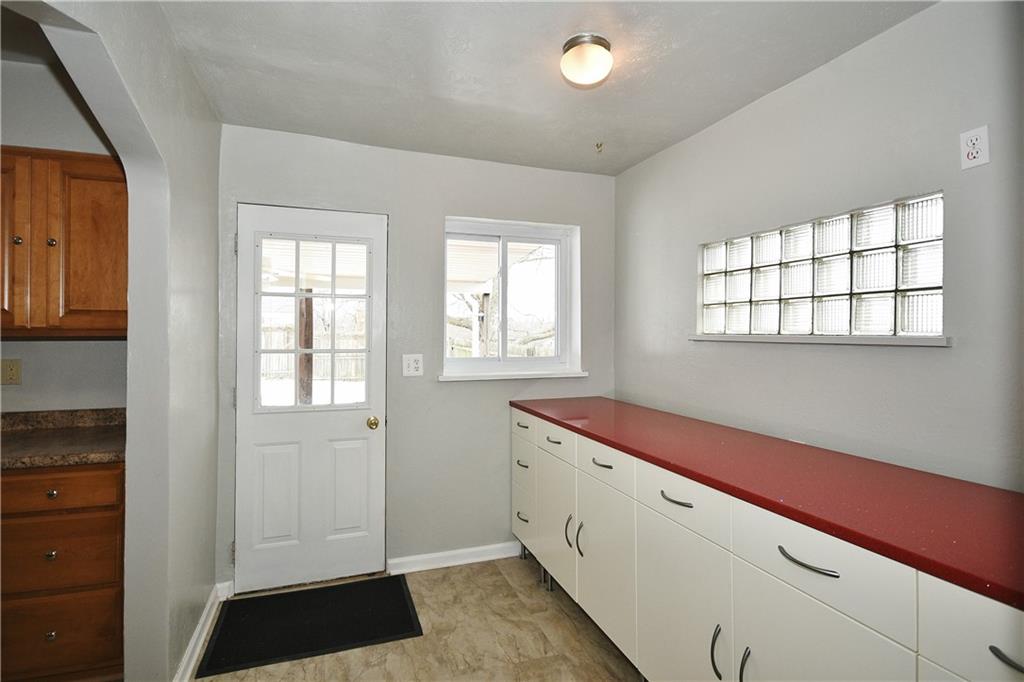 1707 Elderslee Road Baldwin, PA 15227 - Photo 8 of 19 Gallery Image 8