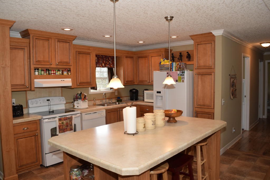 1001 Mountain View Road Anderson, SC 29626 - Photo 3 of 32 Gallery Image 3