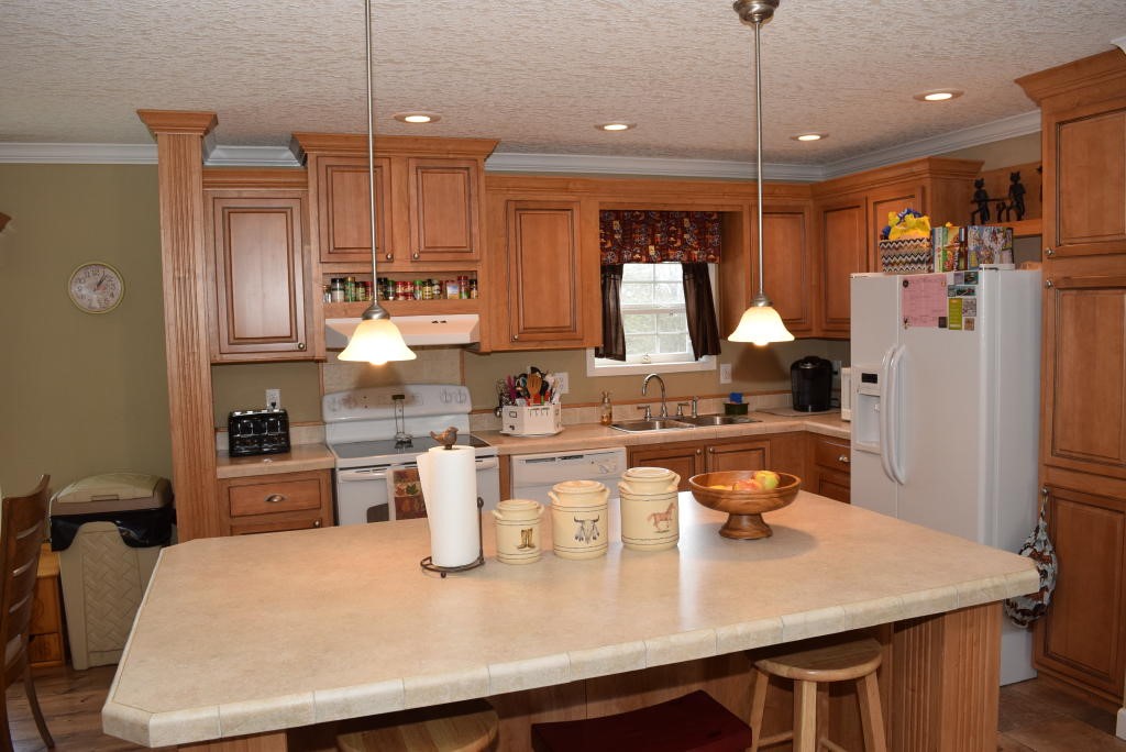 1001 Mountain View Road Anderson, SC 29626 - Photo 4 of 32 Gallery Image 4