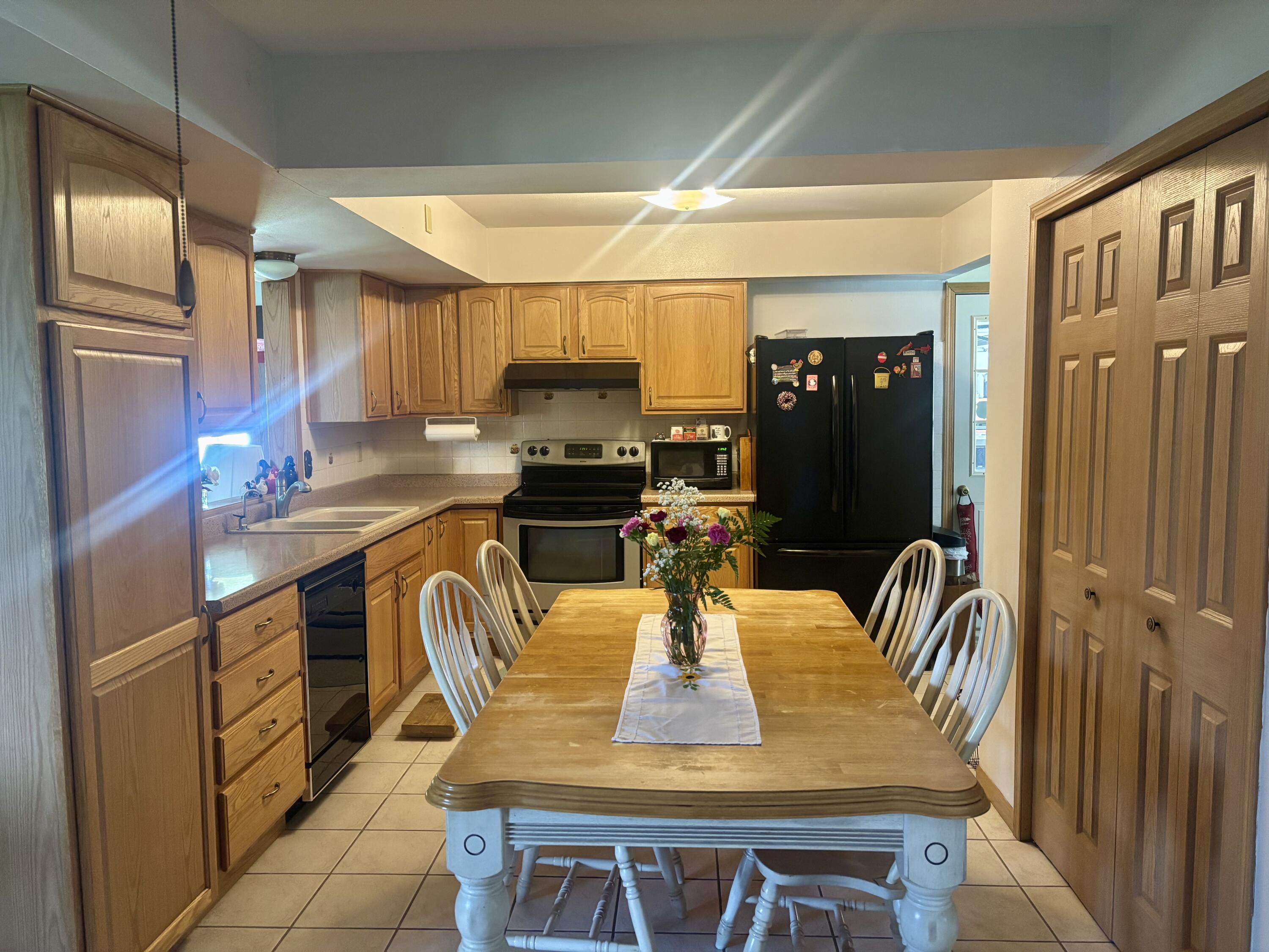 512 Westview Avenue Clinton, WI 53525 - Photo 5 of 15 IMG_7286