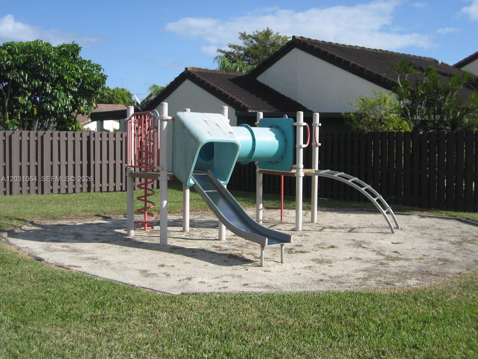 9082 Southwest 112th Place Miami, FL 33176 - Photo 17 of 28