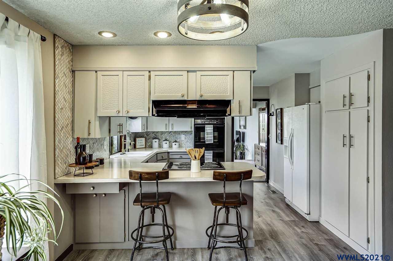 1365 Wallace Road Northwest Salem, OR 97304 - Photo 11 of 32 Gallery Image 11